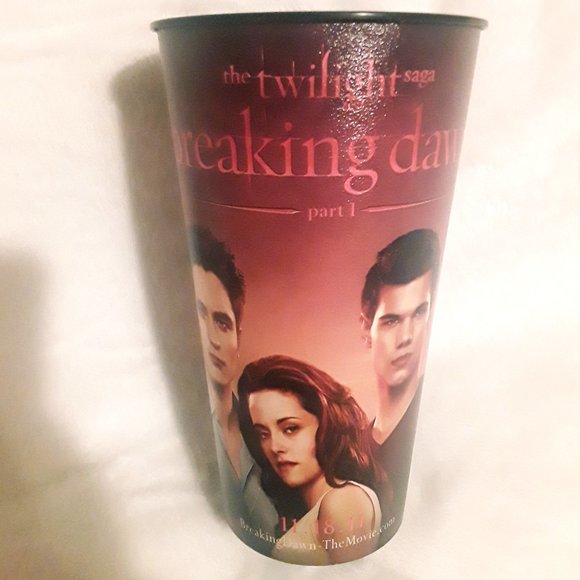 The Twilight Saga Breaking Dawn Pt 1 Collector's Cup 2011 - Picture 1 of 7